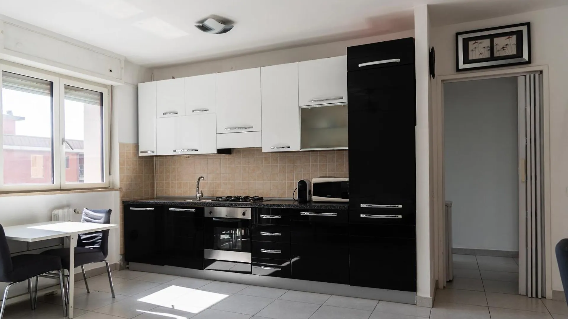 Apartment Youhosty - Trasimeno 40 Milan